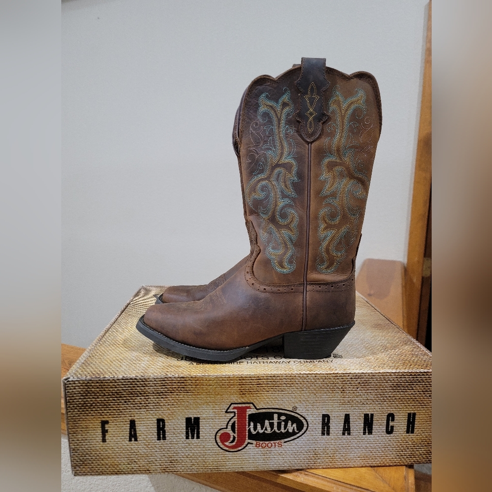 Justin Cowboy Boots